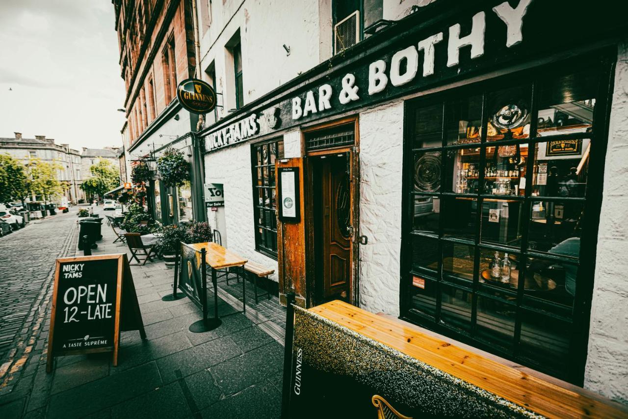Nicky-Tams Bar & Apartments Stirling Exterior photo